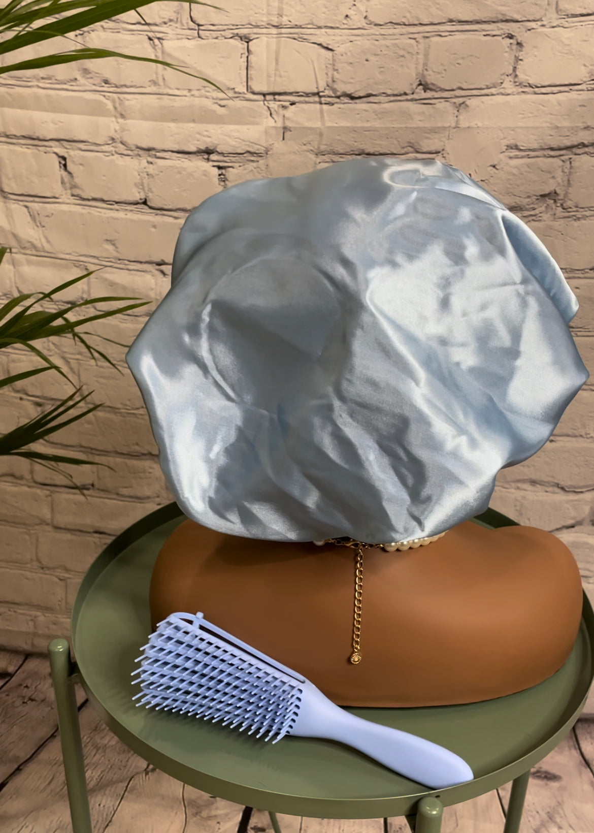 Reversible satin bonnets with adjustable drawstring